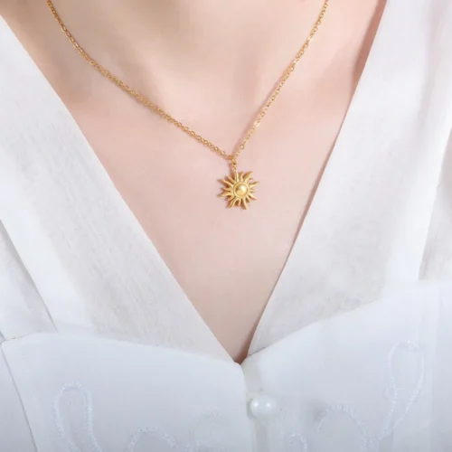 Simple small sun pendant chain - Image 7