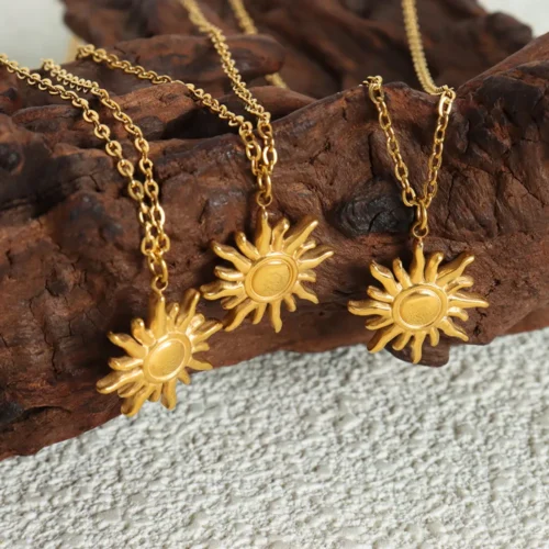 Simple small sun pendant chain - Image 5